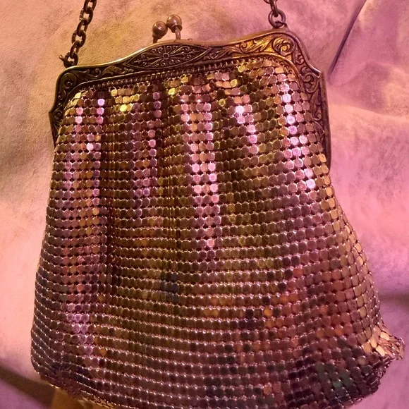 Vintage Gold Metal Frame Clutch - Gold - Picture 2 of 6